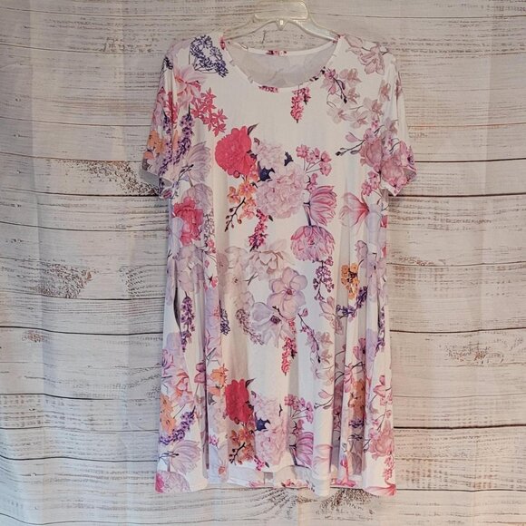 XXL Floral Nightgown | Plus Size Sleep Dress with Pockets - Picture 1 of 4